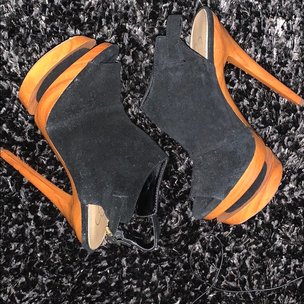 Jessica Simpson black and wood platform heels